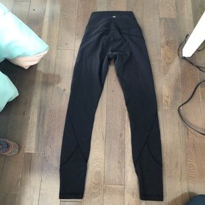 Black lululemon yoga pants